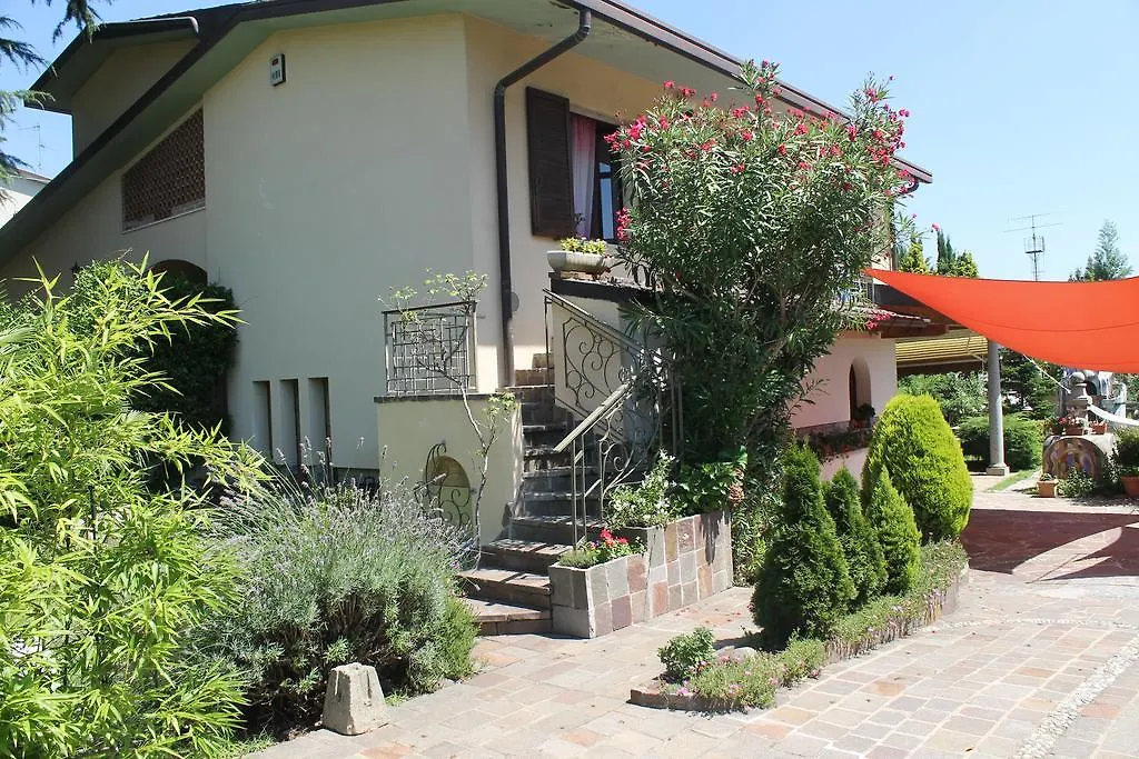 B&B Artistic House Cassano Magnago Couette-café